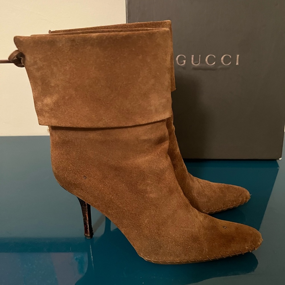 Gucci Marmont suede boots tan